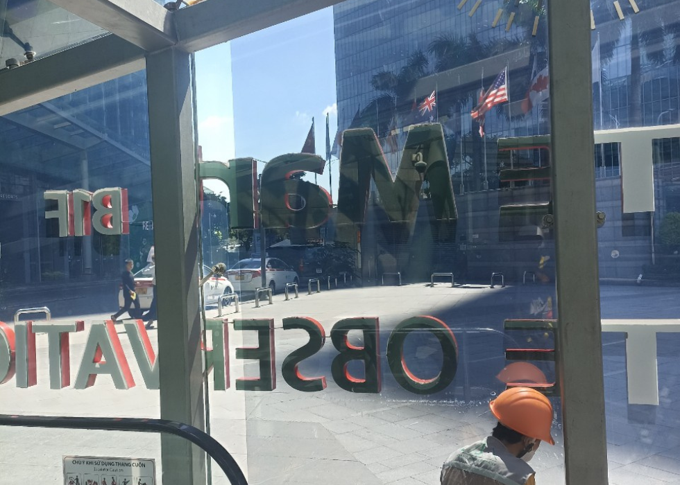 Dán phim cách nhiệt cho văn phòng, siêu thị, nhà hàng, khách sạn 8 dan phim cach nhiet cho van phong sieu thi nha hang khach san 1844 1