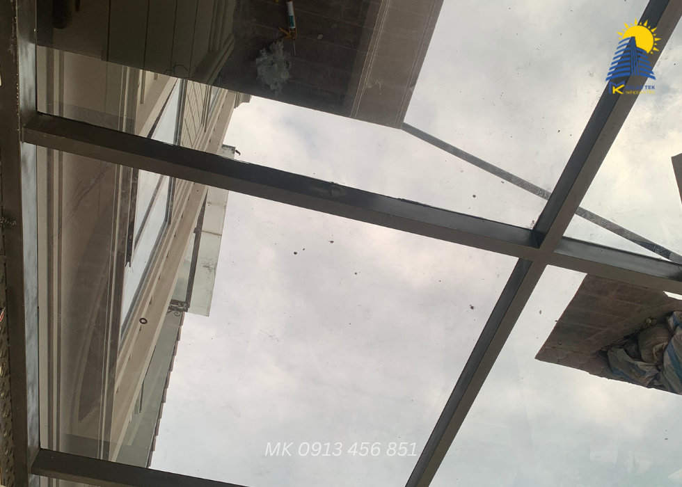 Dịch vụ dán phim cách nhiệt giếng trời 19 dich vu dan phim cach nhiet gieng troi 1852 2