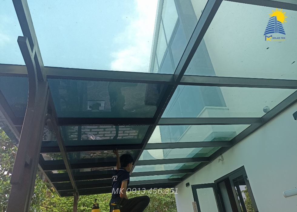 Dịch vụ dán phim cách nhiệt giếng trời 25 dich vu dan phim cach nhiet gieng troi 1852 8