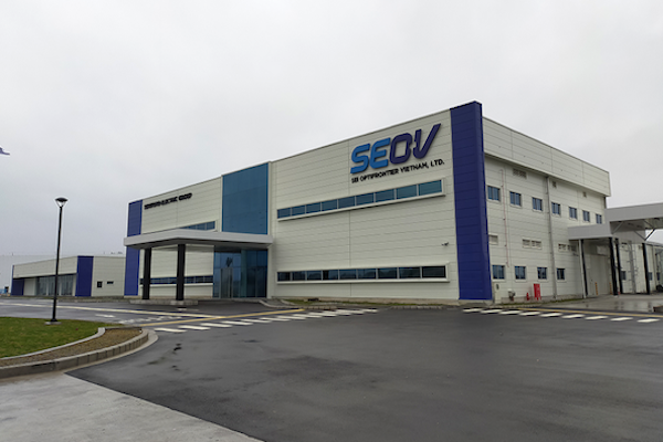 thi cong dan phim cach nhiet va phim bao ve kinh toan bo nha may seov khu cong nghiep thang long 3 1976